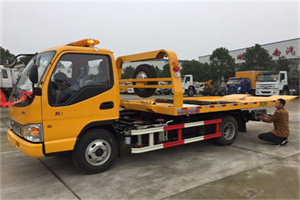 怀宁哪里有拖车服务